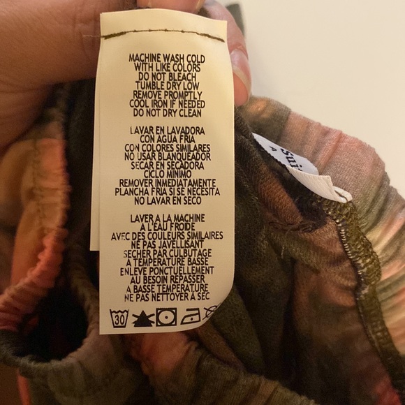 High-Waisted Shorts - Picture 9 of 10